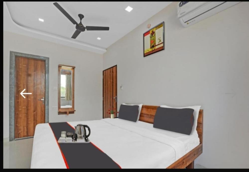 Hotel Mangal Niwas อุเดเปอร์ ภายนอก รูปภาพ